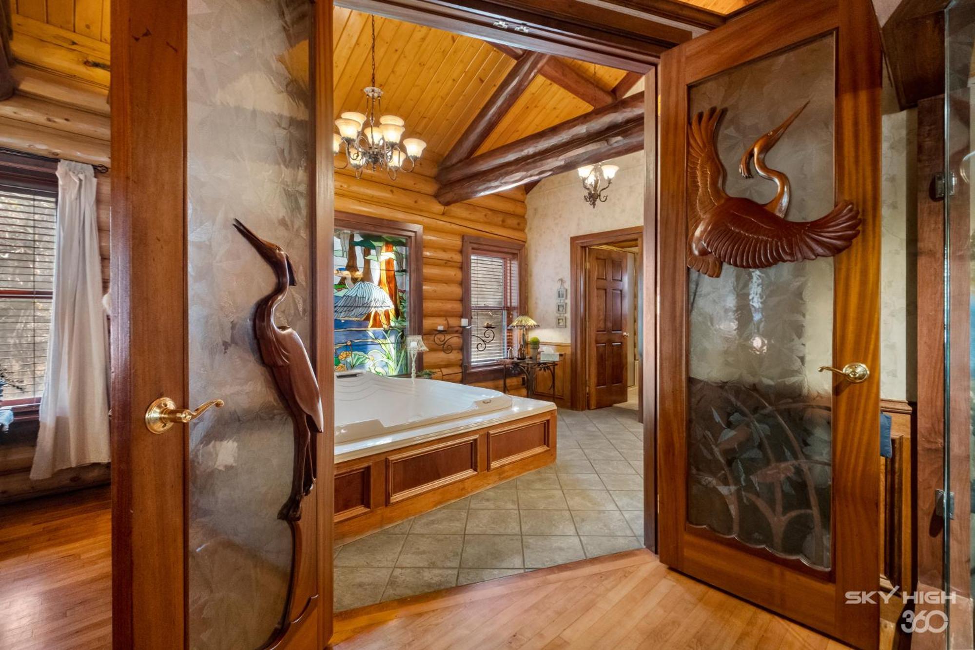 Cinnamon Valley Eureka Springs Room photo
