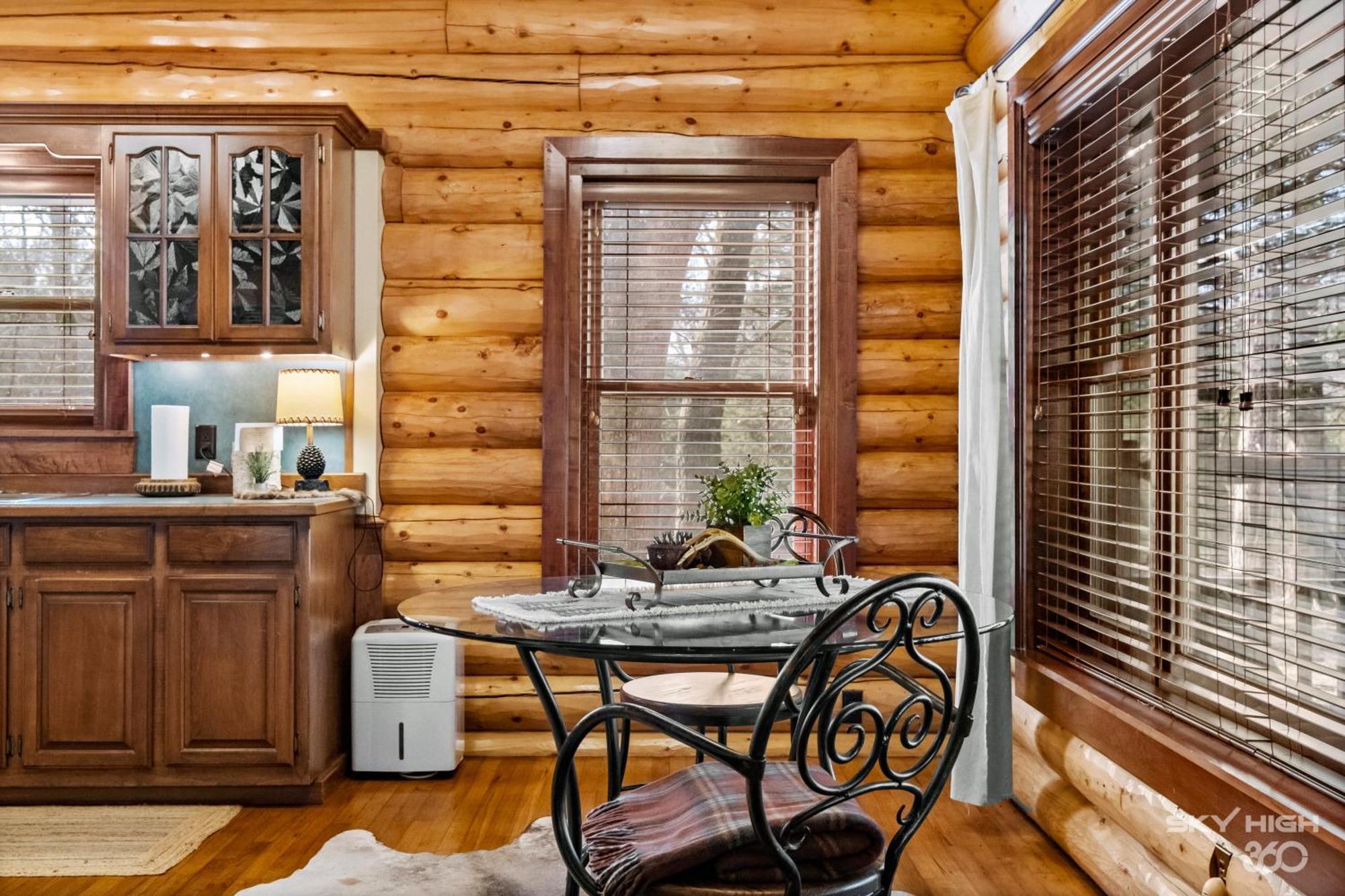 Cinnamon Valley Eureka Springs Room photo