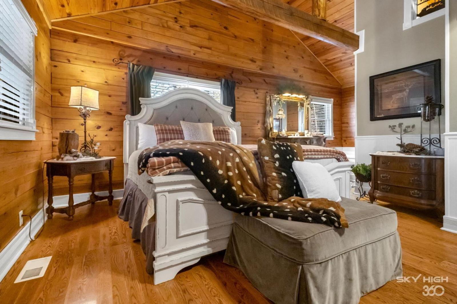 Cinnamon Valley Eureka Springs Room photo